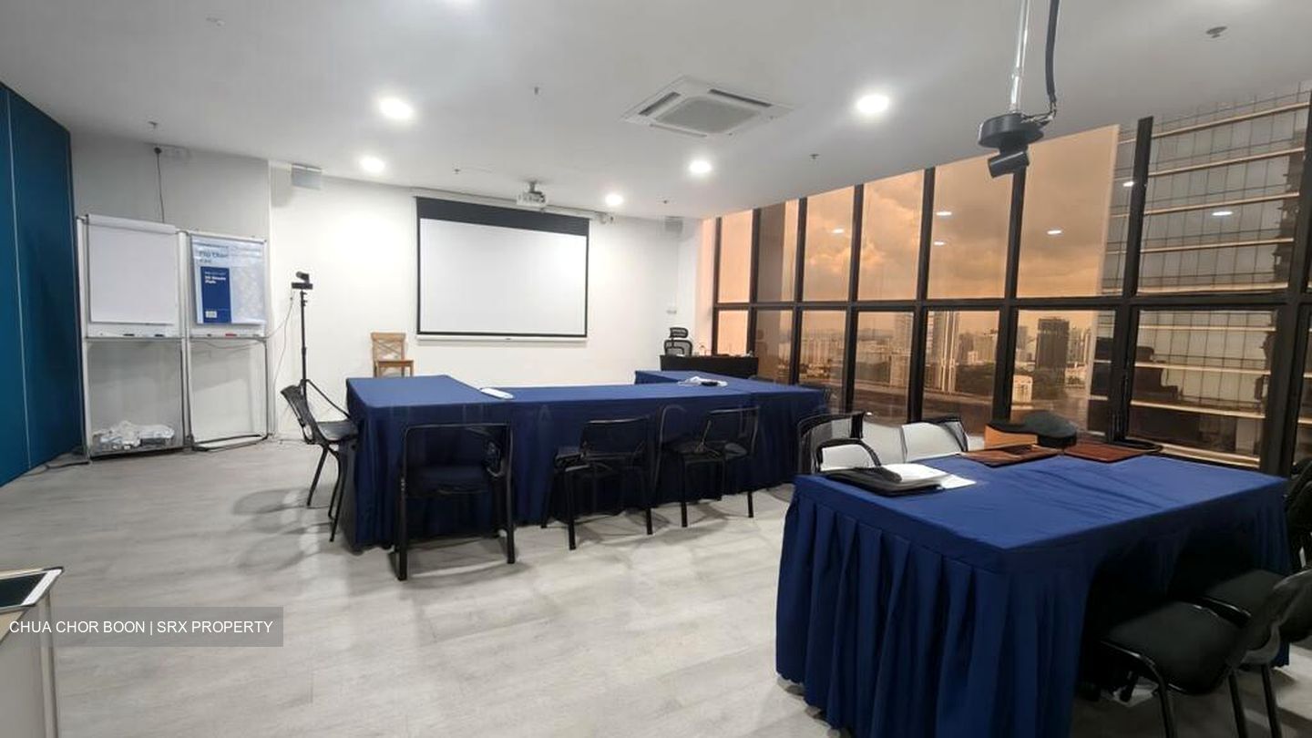 International Plaza (D2), Office #498214841